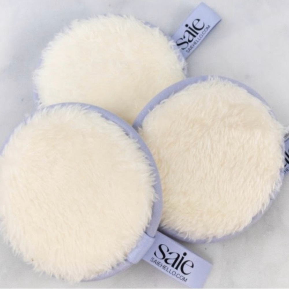 SAIE Powder Puffs